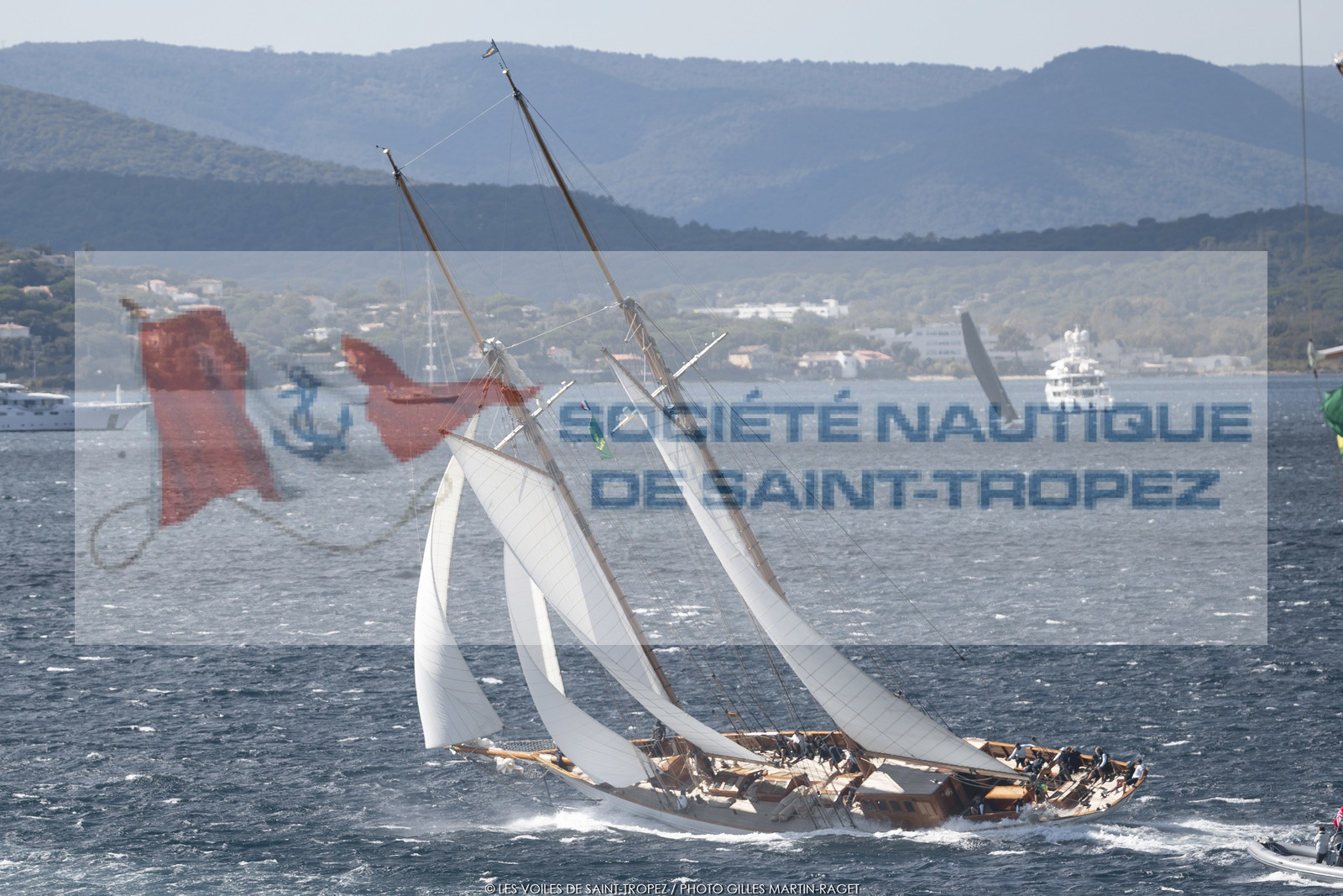 28 09 2022? Saint-Tropez,(FRA,83), Les Voiles de Saint-Tropez 2022 Régate N° 2 poup les modernes, navigation libre pour les grandes goélettes