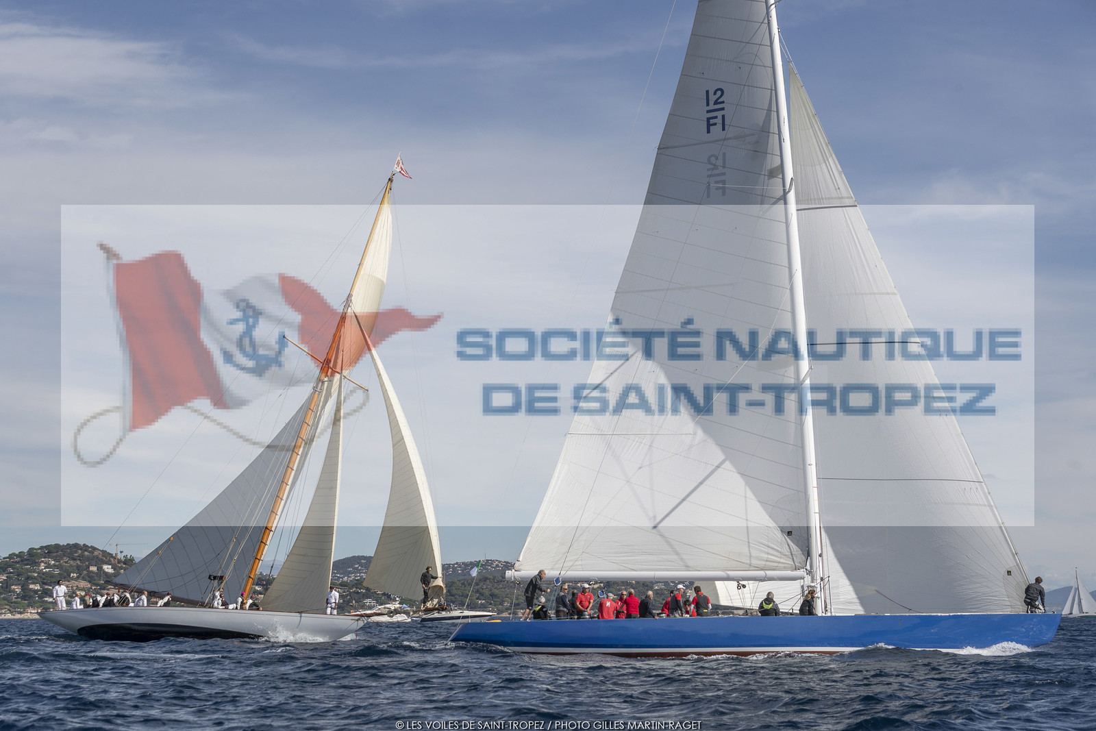 29  2022, Saint-Tropez (FRA,83), Les Voiles de Saint-Tropez 2022, journée des défis, Clu 55 Cup ,France 1 conrte Tuiga, équipage France 1