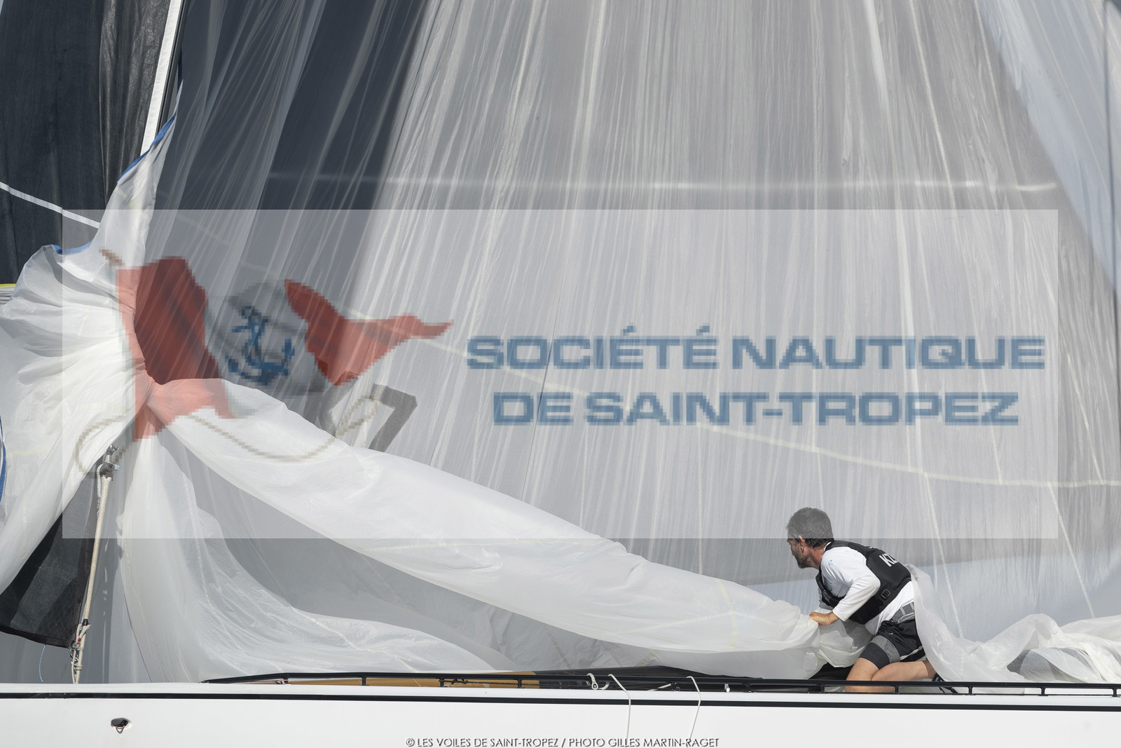 06 10 2022, Saint-Tropez (FRA,83), Voiles de Saint-Tropez 2022,  Maxis Club 55 Cupentre les deux Wallycento Magic Carpet Cubed et Tango, défi French Kiss vs Kiwi Magic